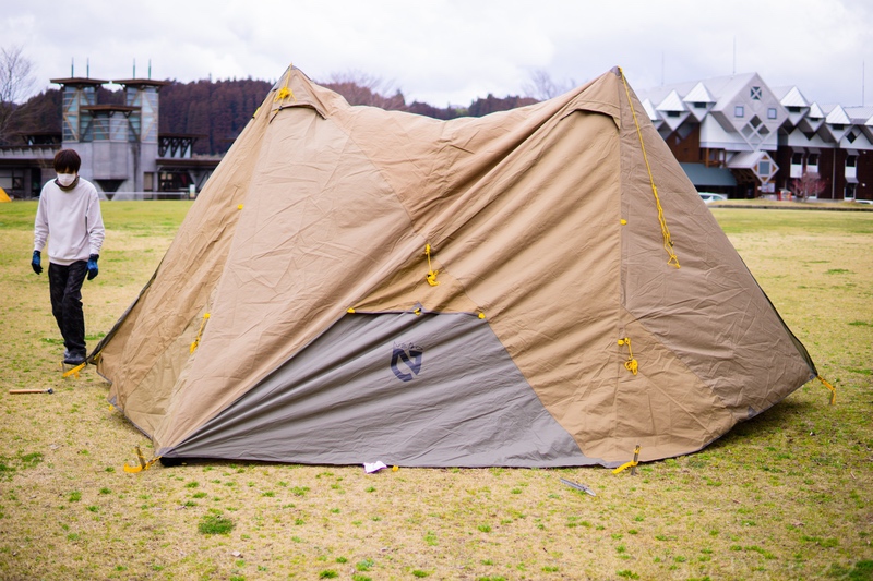 仮設営のテント